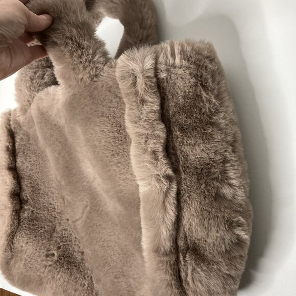 Lane Bryant Women's Magnetic Close Faux Fur Handbag Mauve Purple Furry Plush - Picture 2 of 5